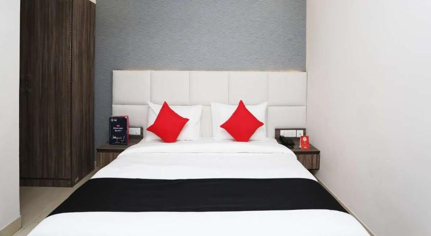 Hotel Mavens Inn in Gurgaon