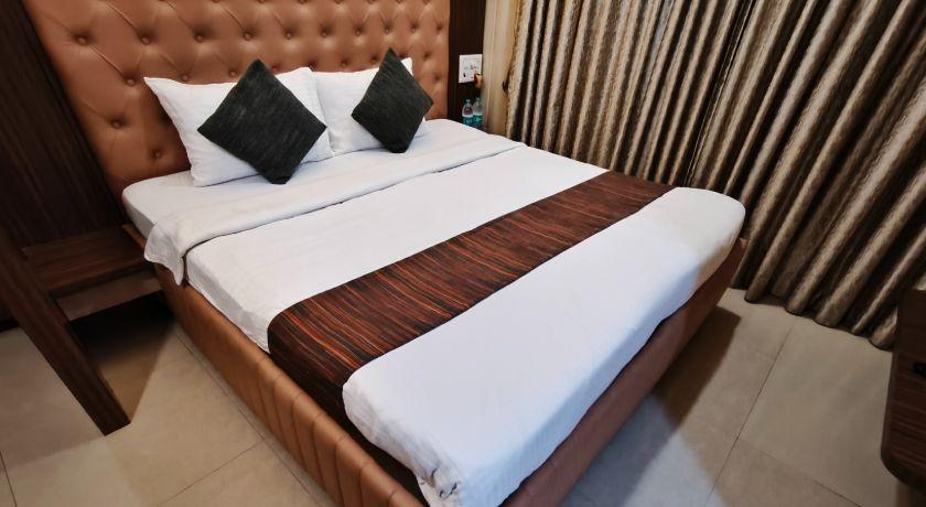 Hotel Ratna Paradise in Thane