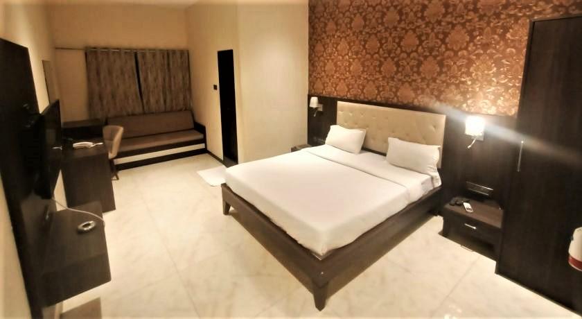 Hotel Shubham Inn in Thane