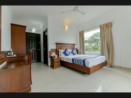 Hotel Centre Point  in Kochi