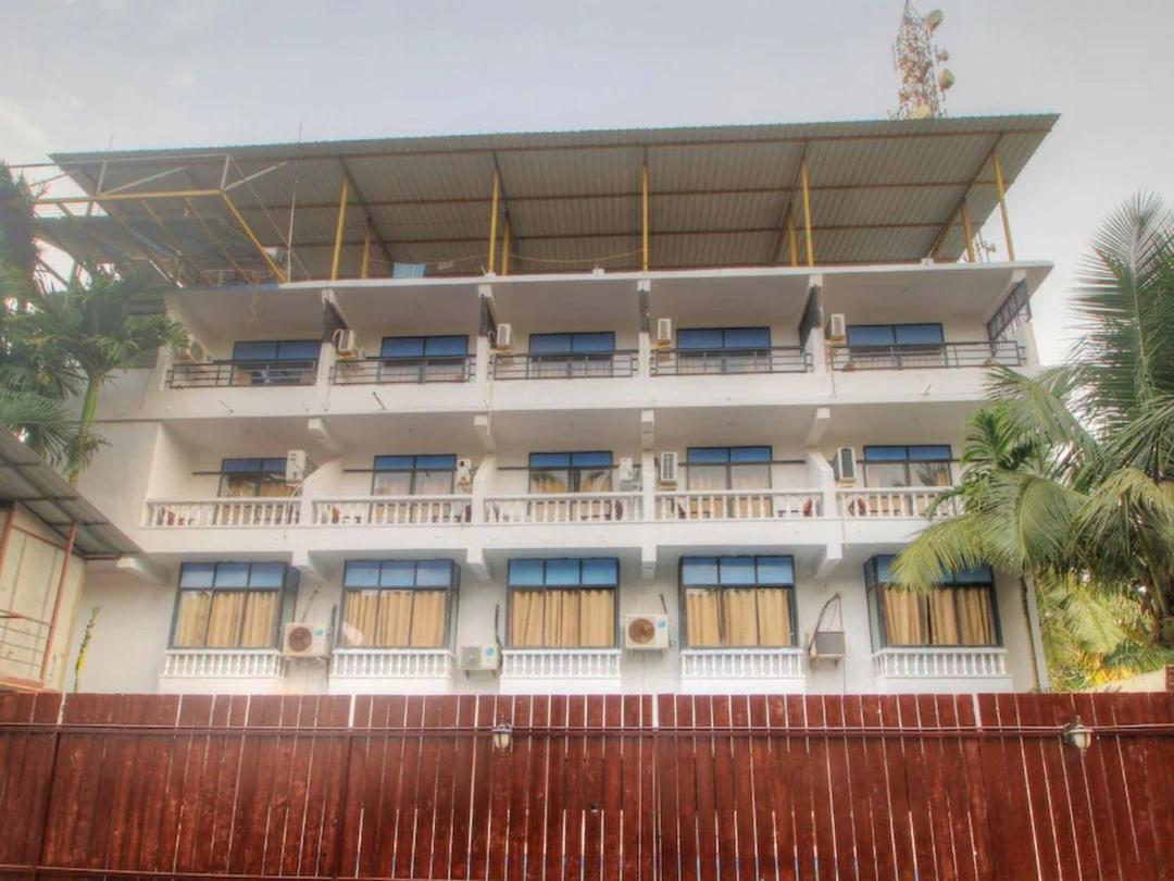 Hotel Pleasure Inn in Goa