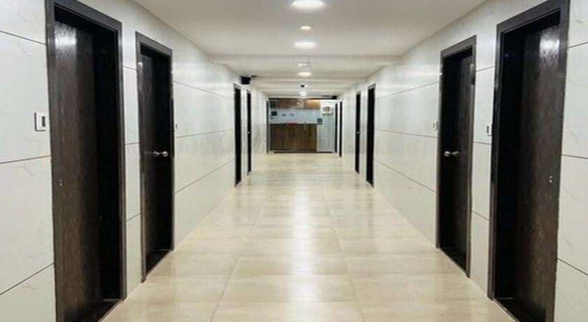 Hotel New City Light in Surat
