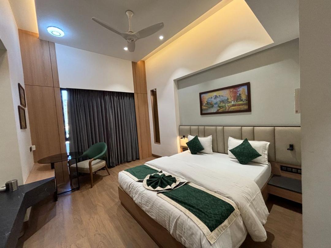 Hotel Red Carpet in Vasai