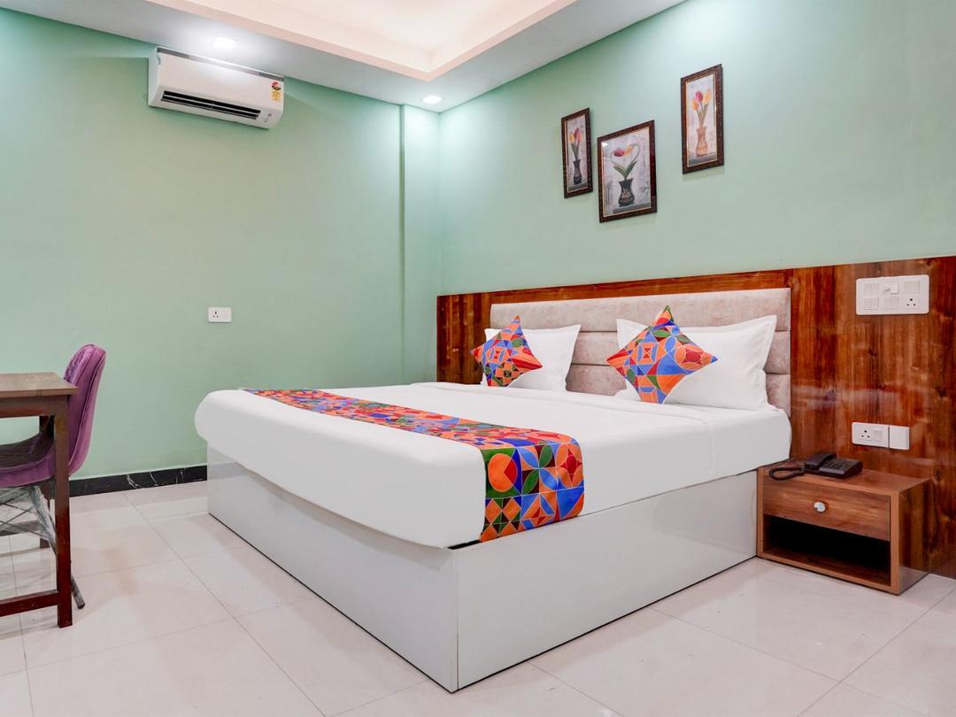 Sky Hotel in Manesar