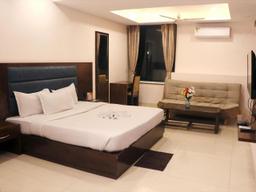 Hotel Midtown Grand in Zirakpur