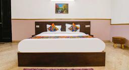 Hotel Viraj Mayfield Garden in Gurgaon