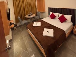 Shri Gopal Lodging and Boarding in Thane