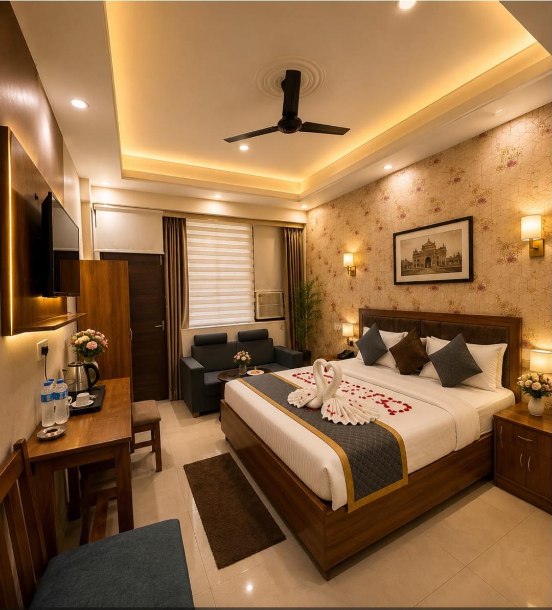 Frolic Luxury Stay in Noida