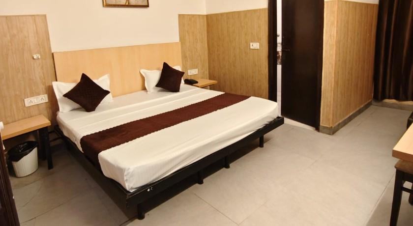 Hotel Vasundhra Grand in Ghaziabad