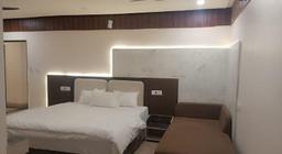 Hotel Kiwi Inn in Indore