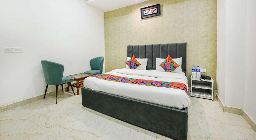Hotel Kavya Inn - Near The Mall Of Faridabad in Faridabad