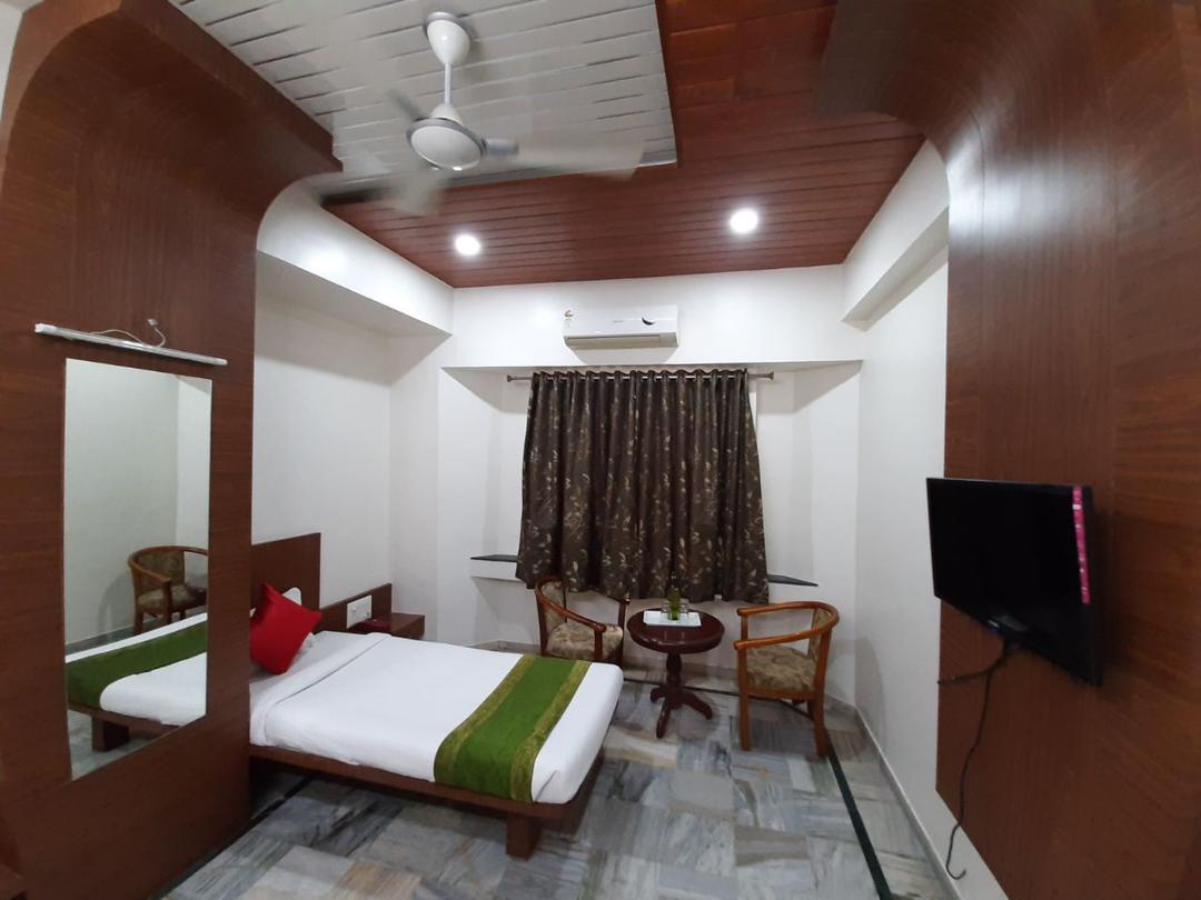 Hotel City Palace in Nashik