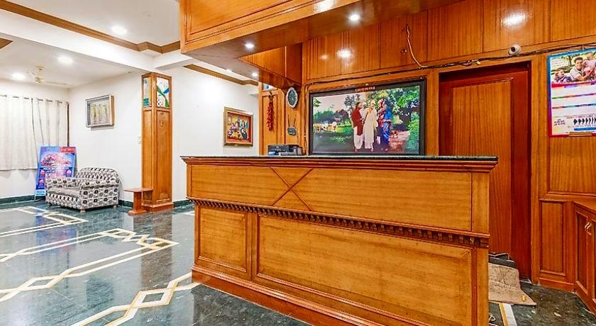 Hotel Indore Palace in Shirdi
