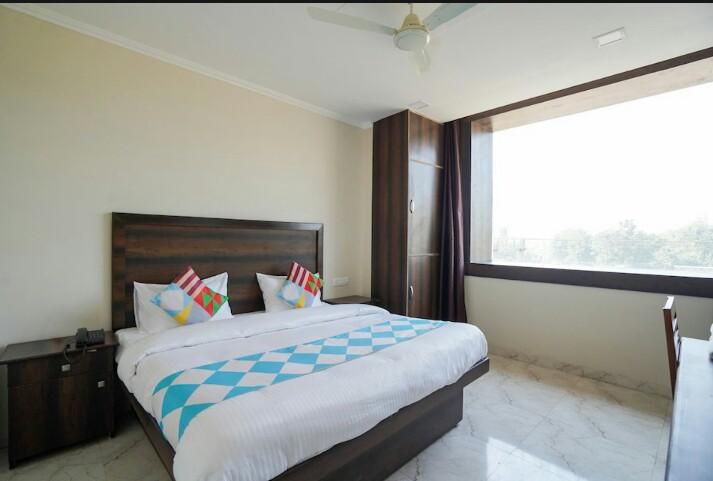 Hotel Midtown in Palwal