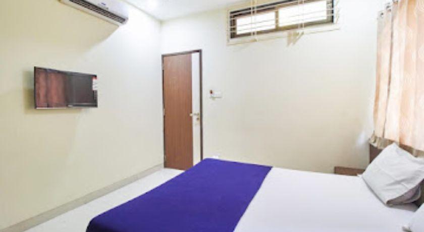 Hotel J K palace in Shirdi