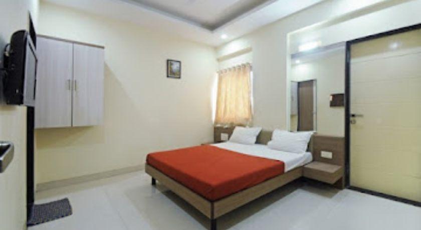 Hotel J K palace in Shirdi