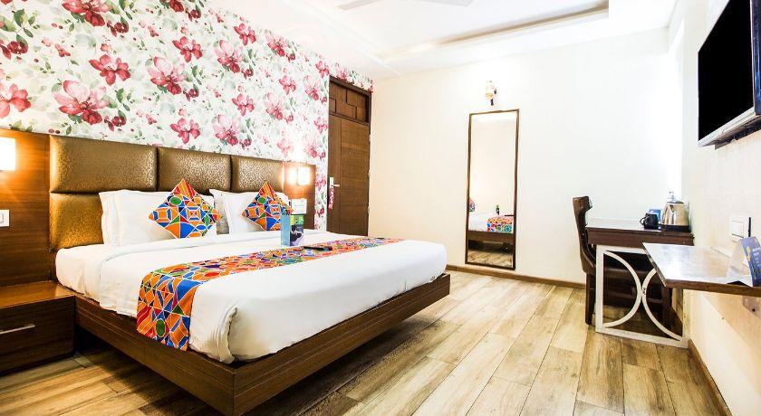 Hotel Palm Plaza in Zirakpur