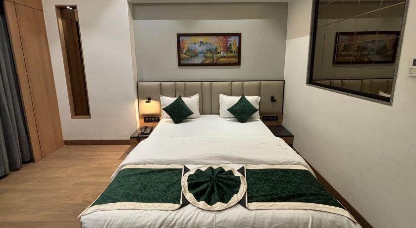 Hotel Red Carpet in Vasai