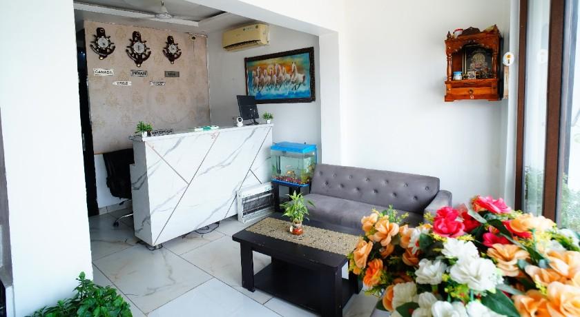 Hotel Devine in Zirakpur
