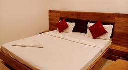 Deepak Hotel in Meerut