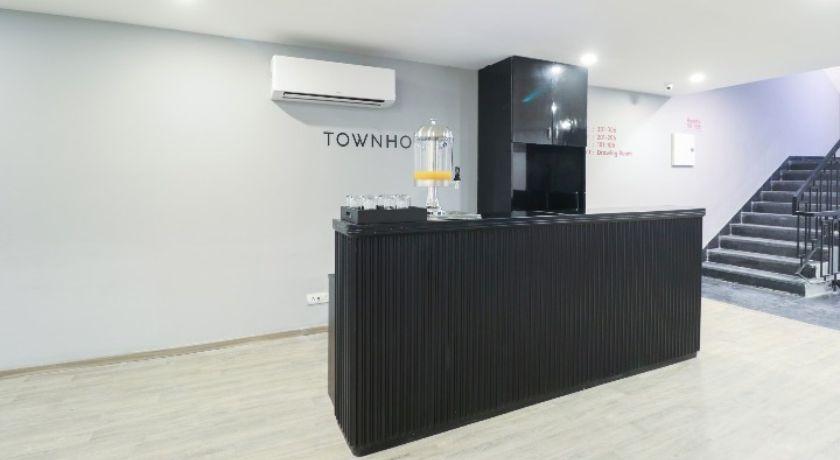 Hotel Townhouse in Noida