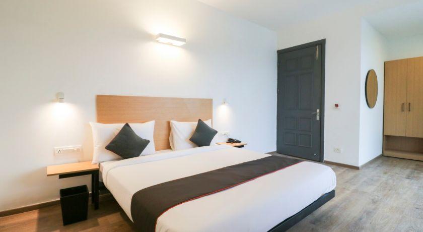 Hotel Townhouse in Noida