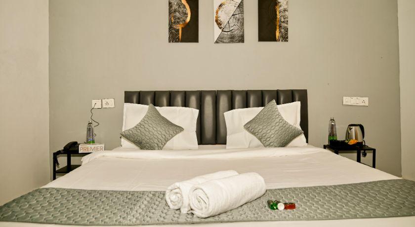 Bee Oak Budget Hotel in Hyderabad