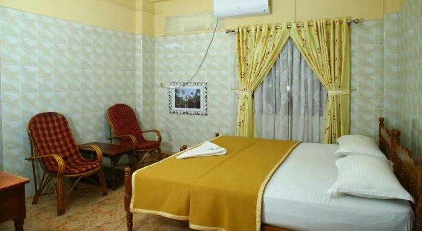 Hotel Lake Palace in Kottayam