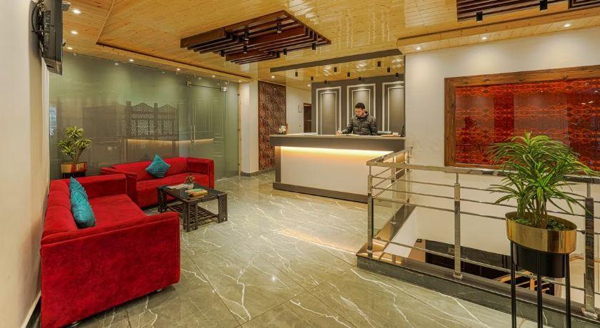 Pax Hotel Sunrise Inn in Dalhousie