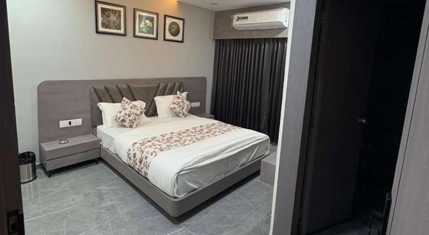 Hotel R Town in Vadodara