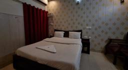 Hotel Lime Wood in Dehradun