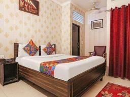 Hotel Lime Wood in Dehradun
